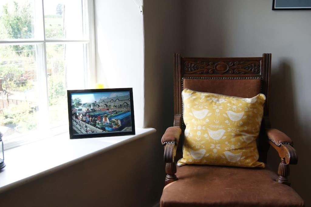 Top Floor At Cantref House 브레컨 외부 사진