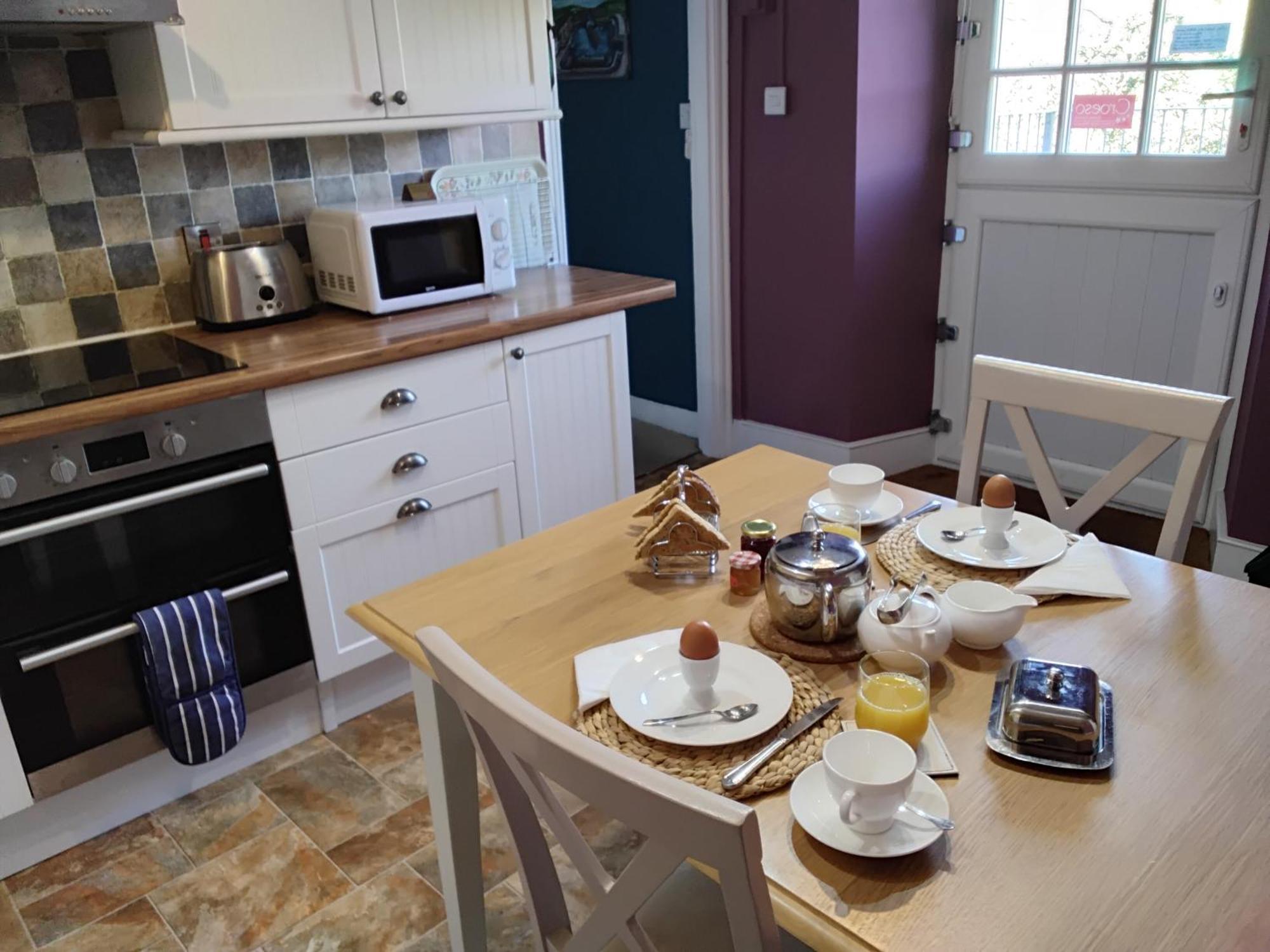 Top Floor At Cantref House 브레컨 외부 사진